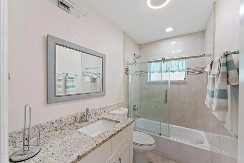 4184 NW 52nd Avenue Lauderdale Lakes, FL 33319