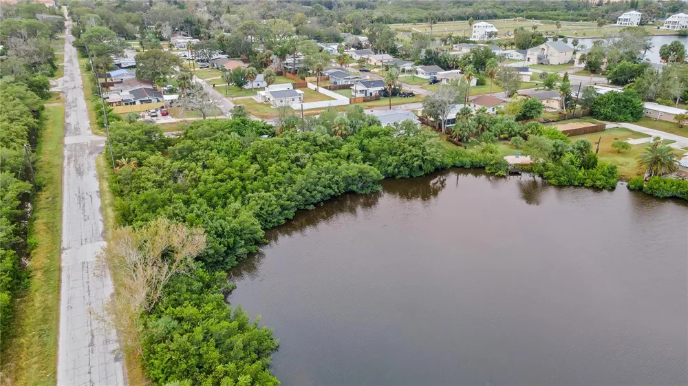 4935 LARGO TERRACE New Port Richey, FL 34652