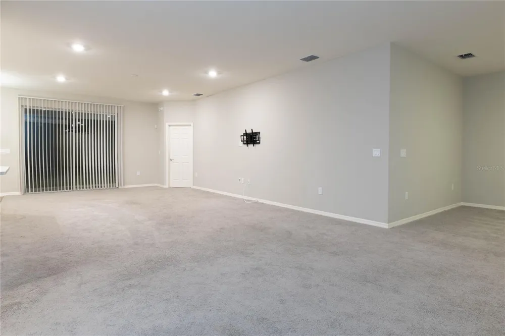 1069 MONTGOMERY LANE Polk City, FL 33868