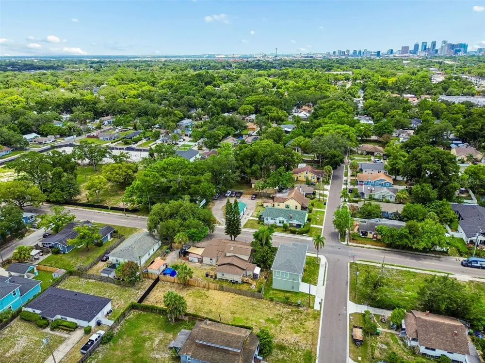 4805 10TH STREET Tampa, FL 33603