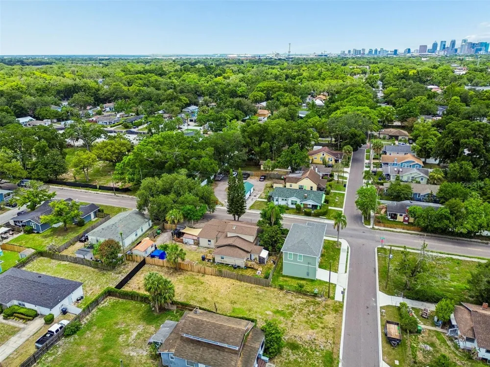 4805 10TH STREET Tampa, FL 33603