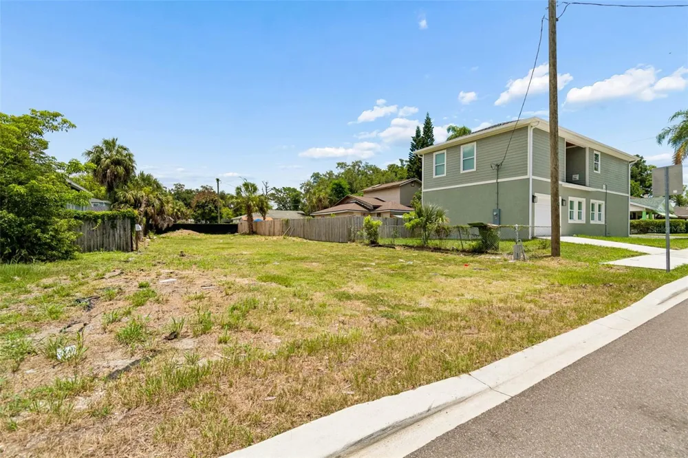 4805 10TH STREET Tampa, FL 33603