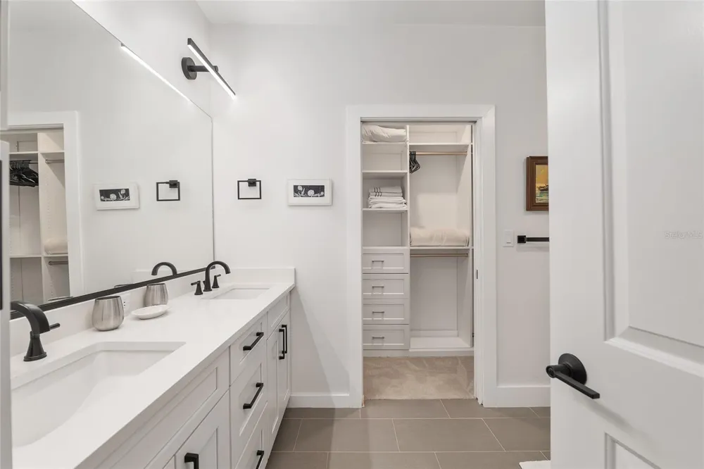 2601 SW WILLISTON ROAD #106 Gainesville, FL 32608