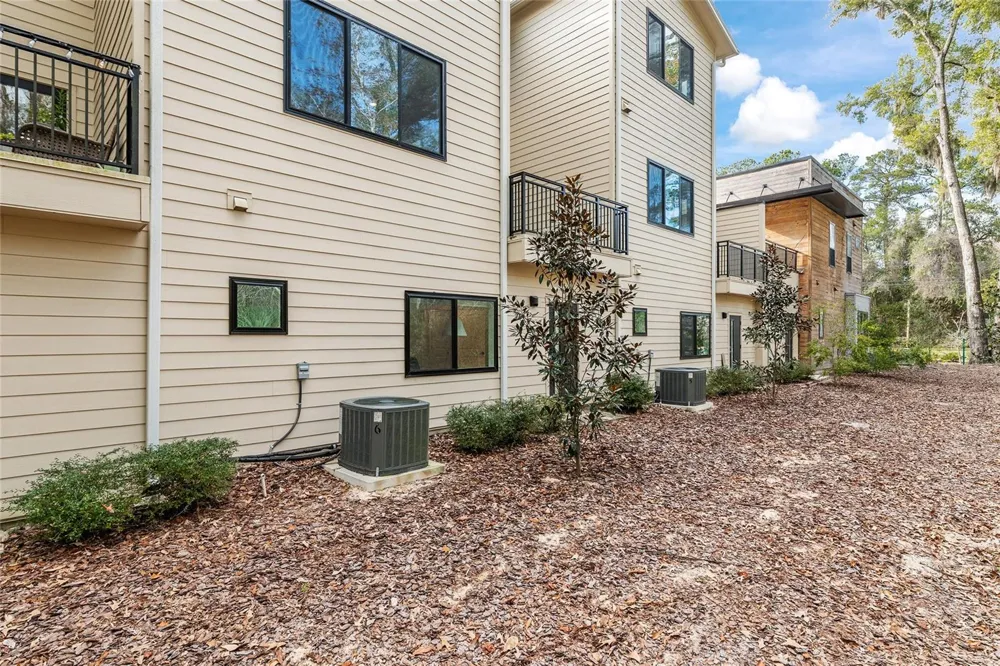 2601 SW WILLISTON ROAD #106 Gainesville, FL 32608