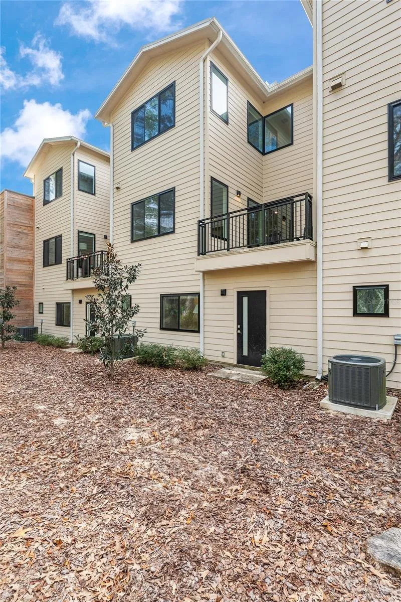2601 SW WILLISTON ROAD #106 Gainesville, FL 32608
