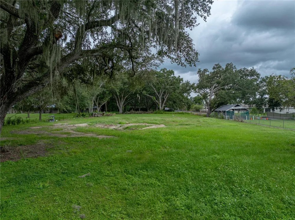 OLD BERKLEY ROAD Auburndale, FL 33823