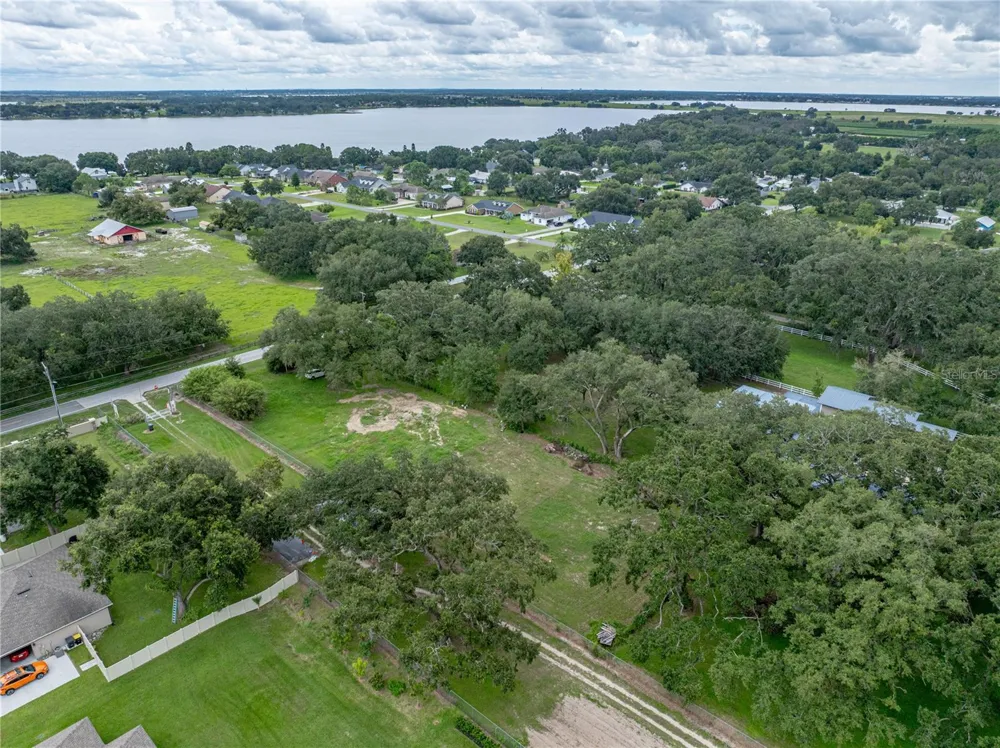 OLD BERKLEY ROAD Auburndale, FL 33823