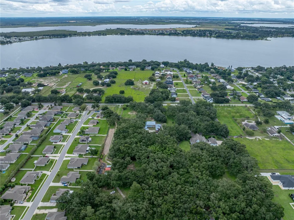 OLD BERKLEY ROAD Auburndale, FL 33823