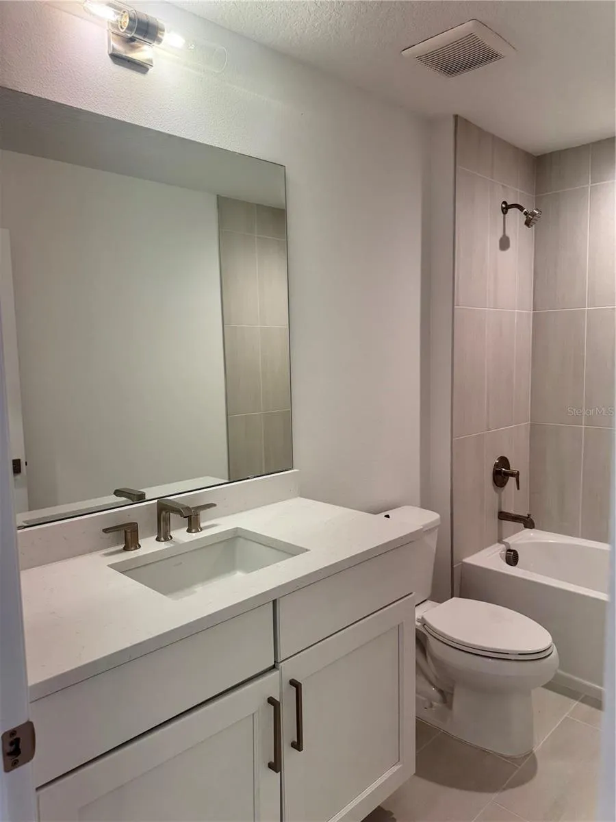 1888 CROWNCREST DRIVE Apopka, FL 32703