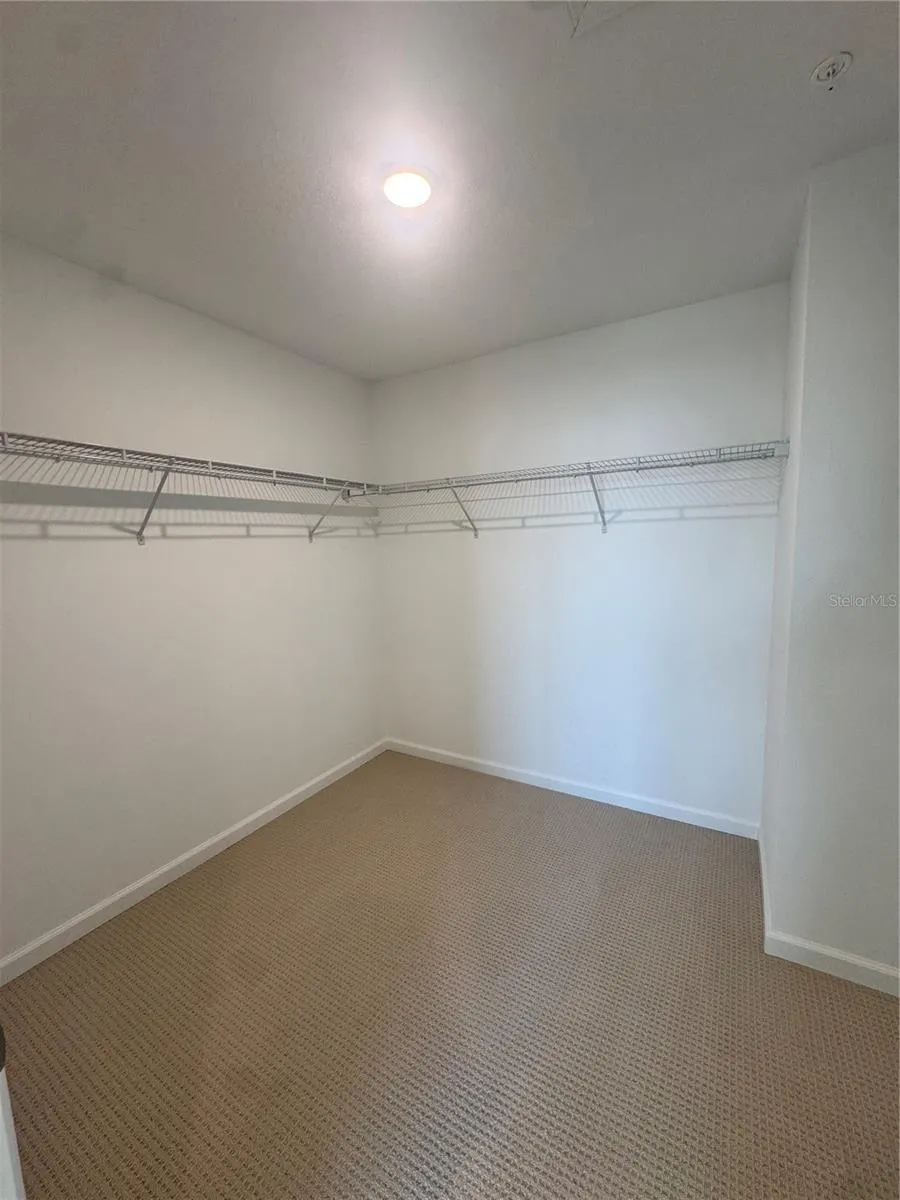 1888 CROWNCREST DRIVE Apopka, FL 32703