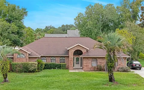 508 BROKENSHIRE DRIVE