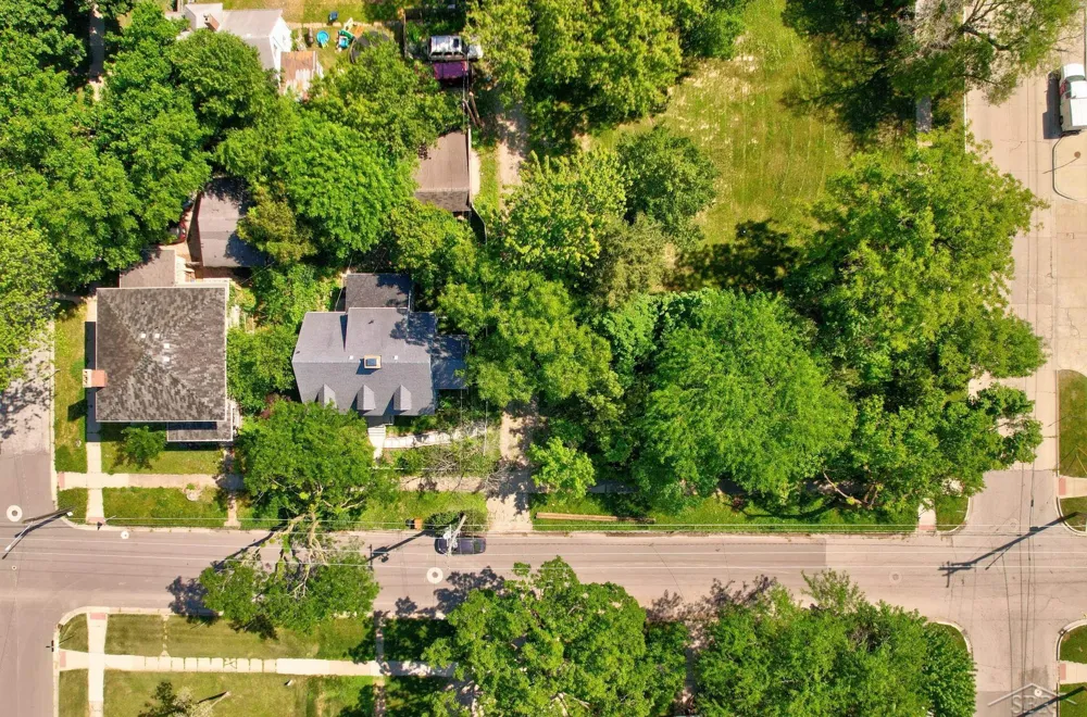 614 Madison Street Saginaw City, MI 48602