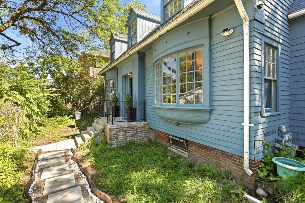 614 Madison Street Saginaw City, MI 48602
