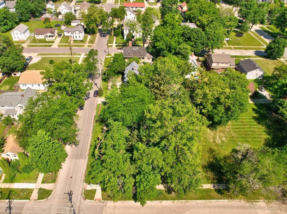614 Madison Street Saginaw City, MI 48602