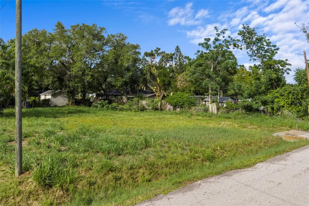 2930 HAWTHORNE STREET Sarasota, FL 34239