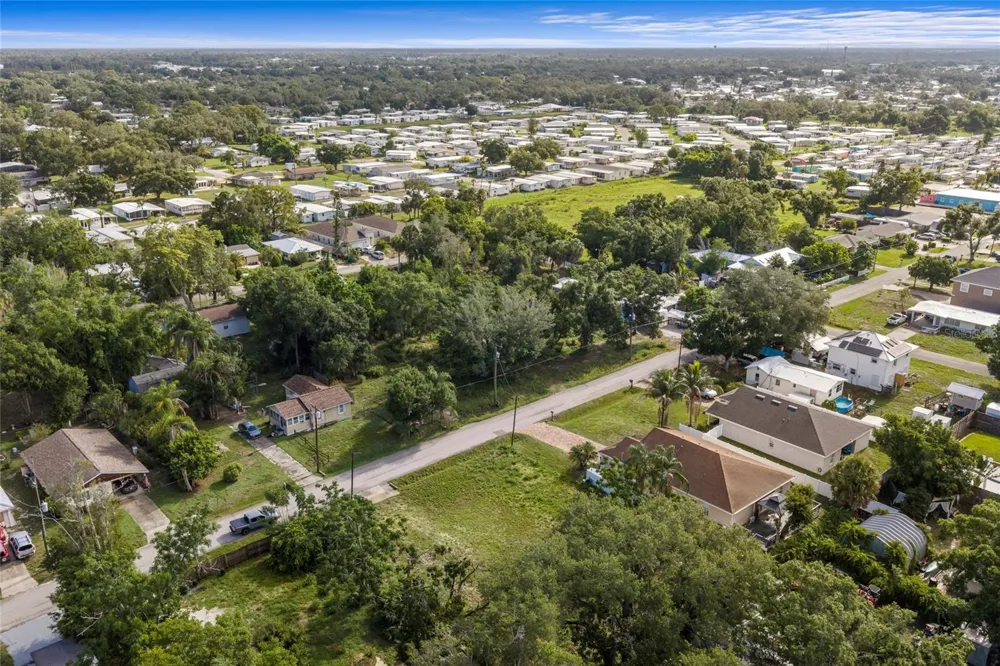 2930 HAWTHORNE STREET Sarasota, FL 34239