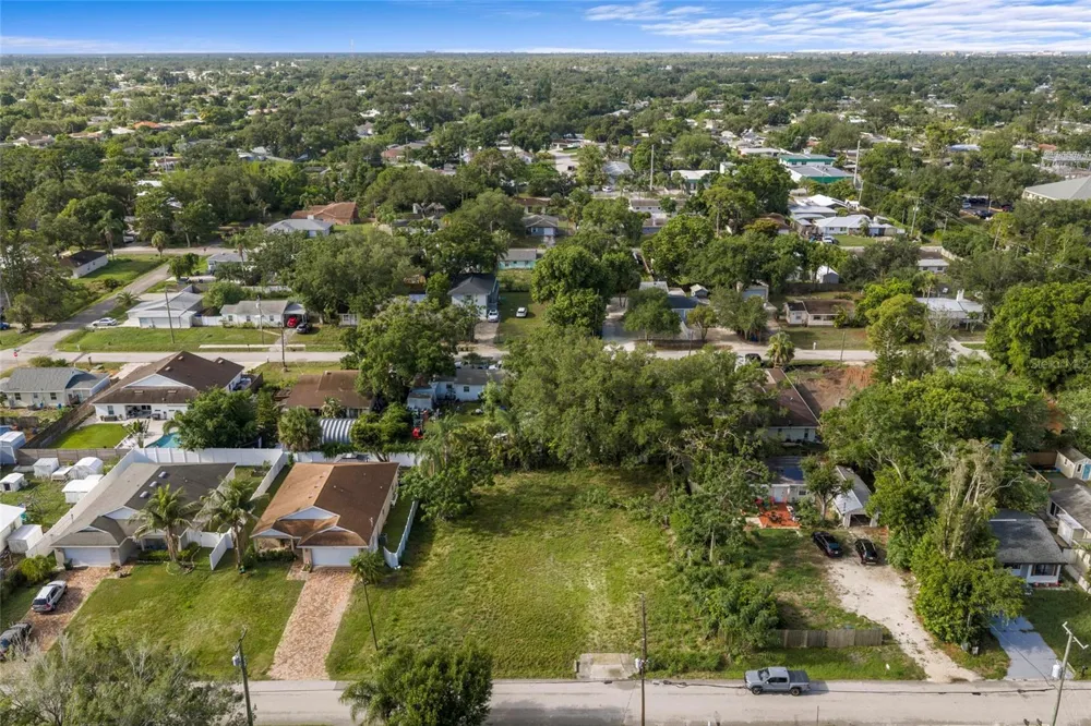 2930 HAWTHORNE STREET Sarasota, FL 34239