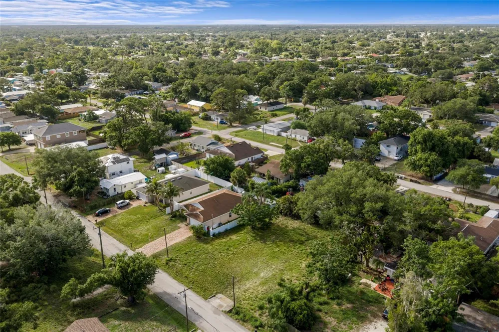 2930 HAWTHORNE STREET Sarasota, FL 34239