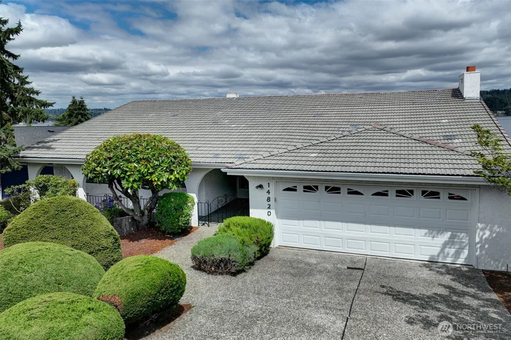 14820 39th Avenue NE Lake Forest Park, WA 98155
