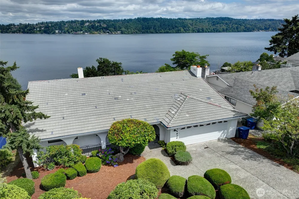 14820 39th Avenue NE Lake Forest Park, WA 98155