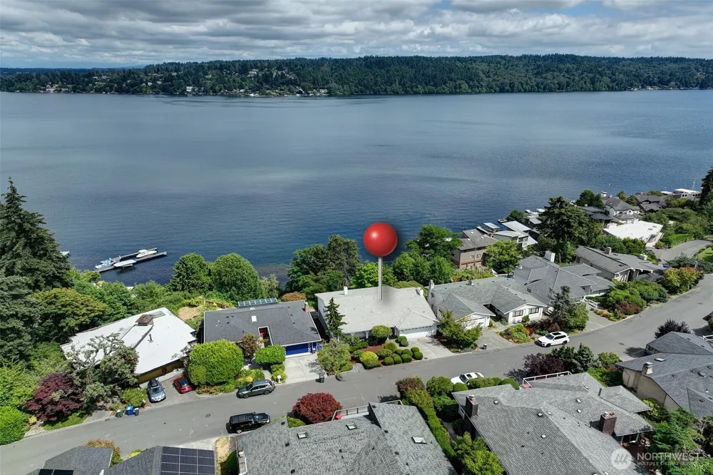 14820 39th Avenue NE Lake Forest Park, WA 98155