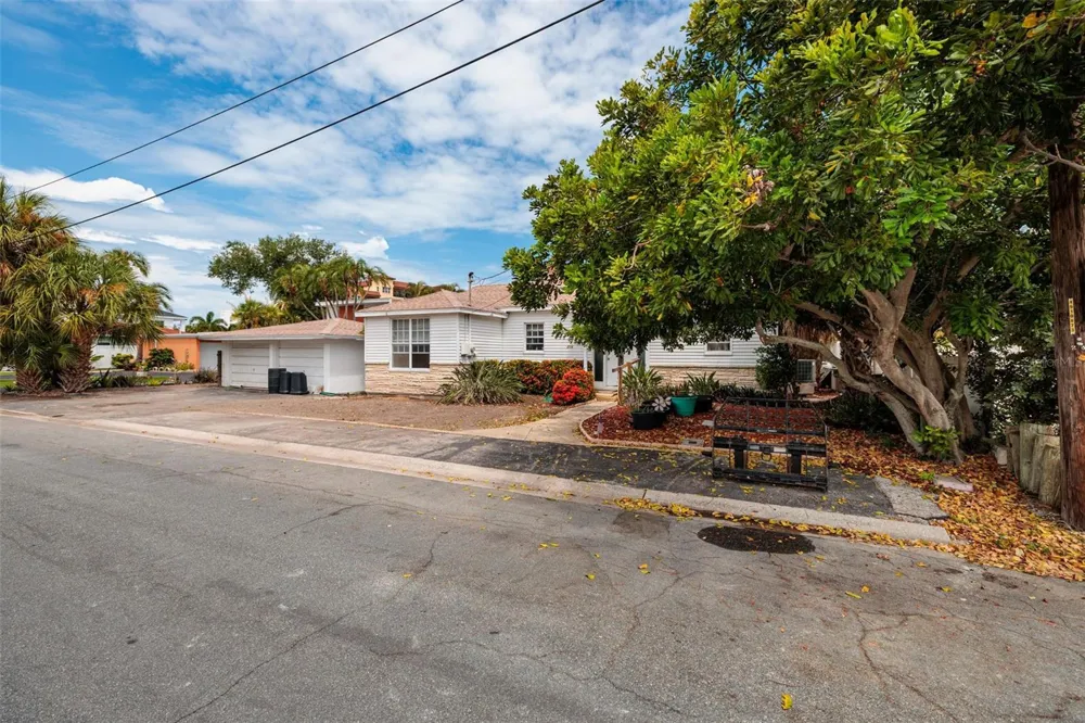 216 PUNTA VISTA DRIVE St Pete Beach, FL 33706