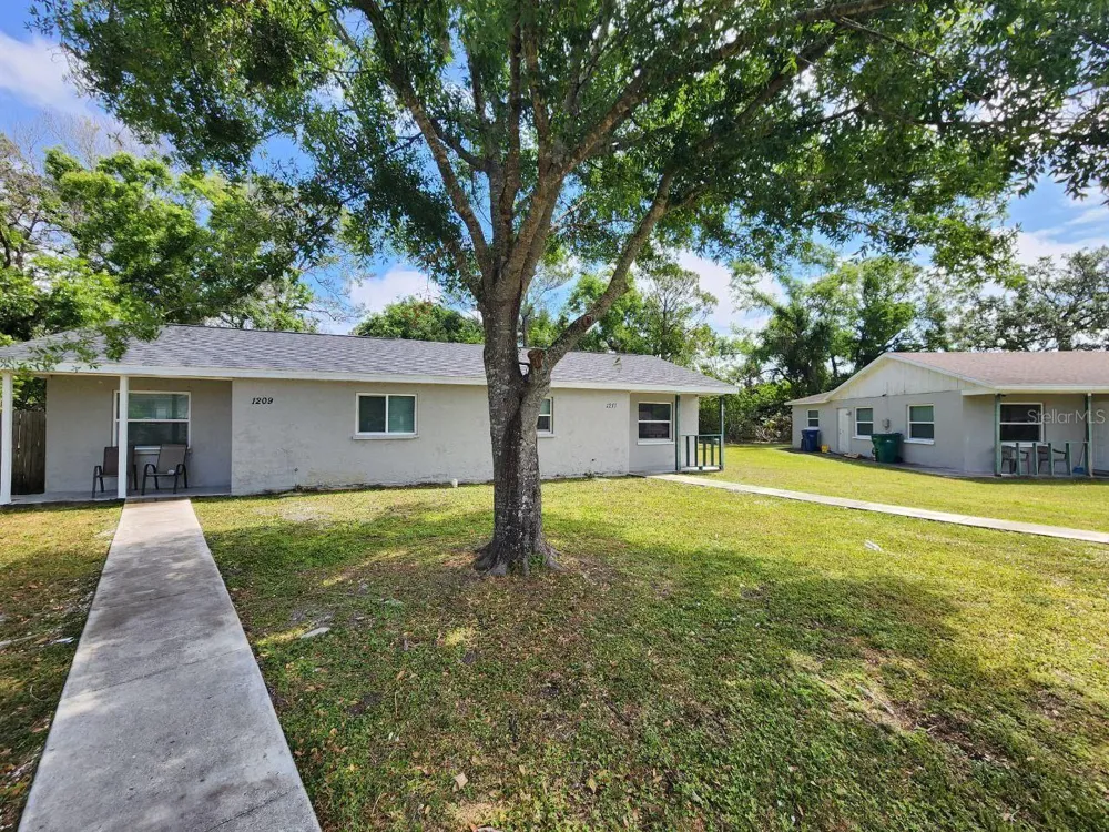 1209 62ND AVENUE E Bradenton, FL 34203