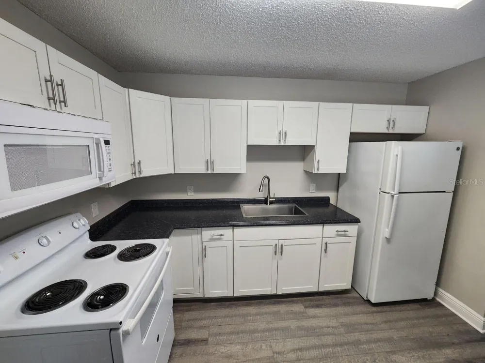 1209 62ND AVENUE E Bradenton, FL 34203