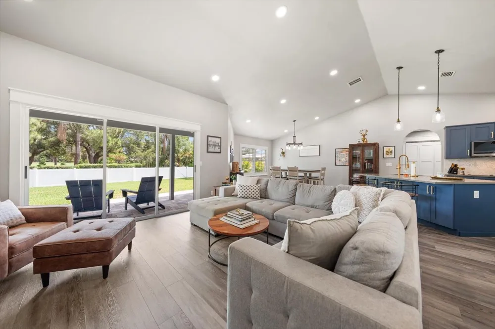 668 MEHLENBACHER ROAD Belleair, FL 33756