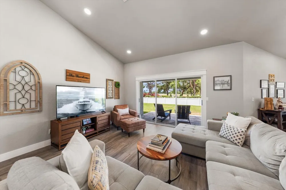 668 MEHLENBACHER ROAD Belleair, FL 33756