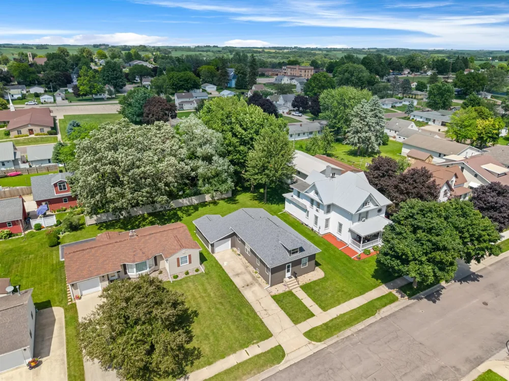 121 E Lincoln Street Caledonia, MN 55921