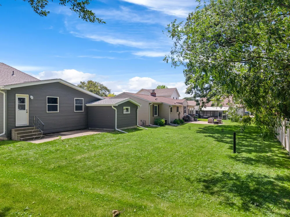 121 E Lincoln Street Caledonia, MN 55921