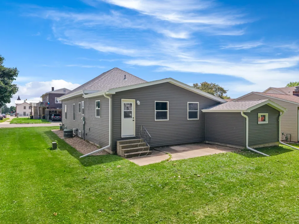 121 E Lincoln Street Caledonia, MN 55921