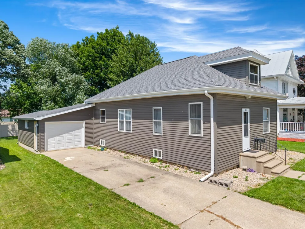 121 E Lincoln Street Caledonia, MN 55921