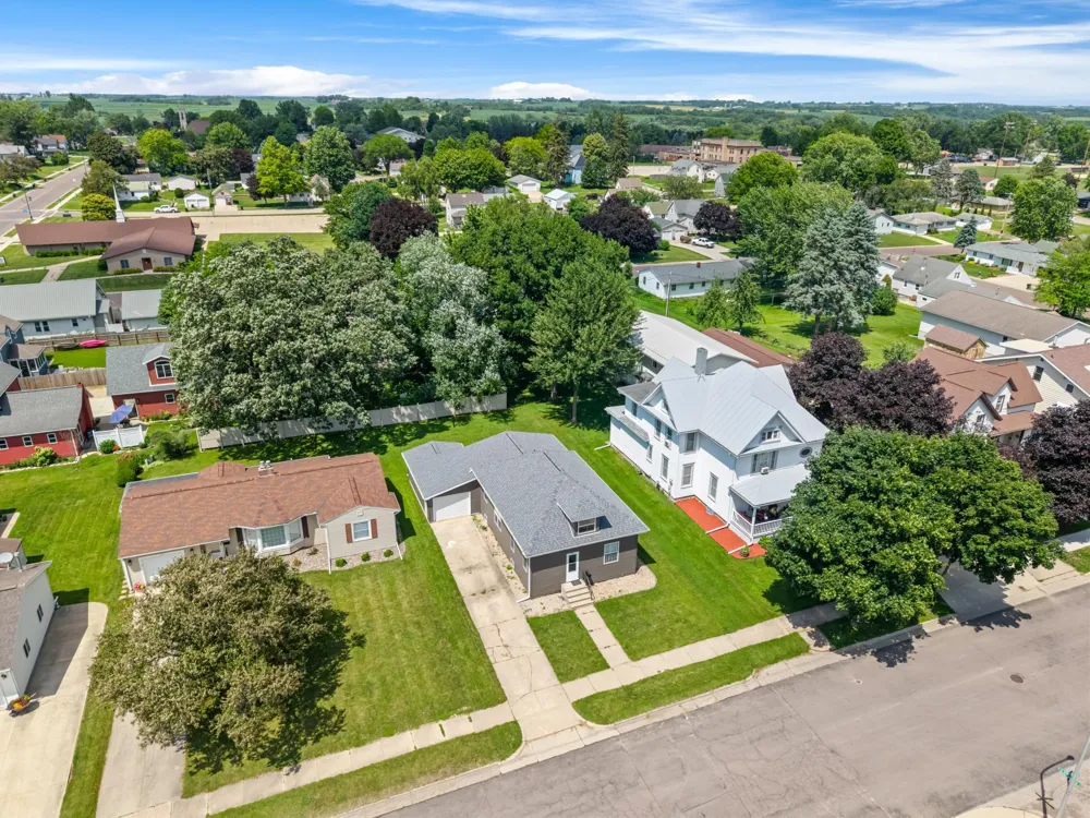 121 E Lincoln Street Caledonia, MN 55921