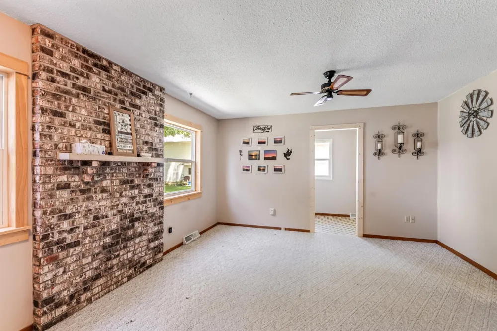 121 E Lincoln Street Caledonia, MN 55921