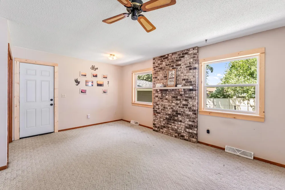 121 E Lincoln Street Caledonia, MN 55921