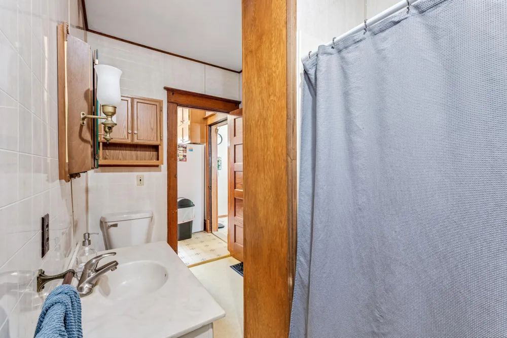 121 E Lincoln Street Caledonia, MN 55921