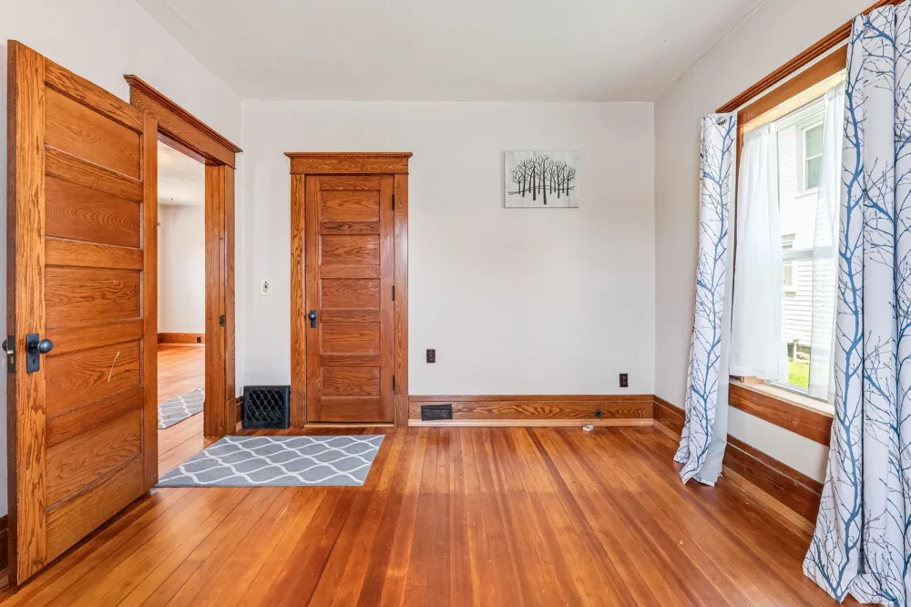 121 E Lincoln Street Caledonia, MN 55921