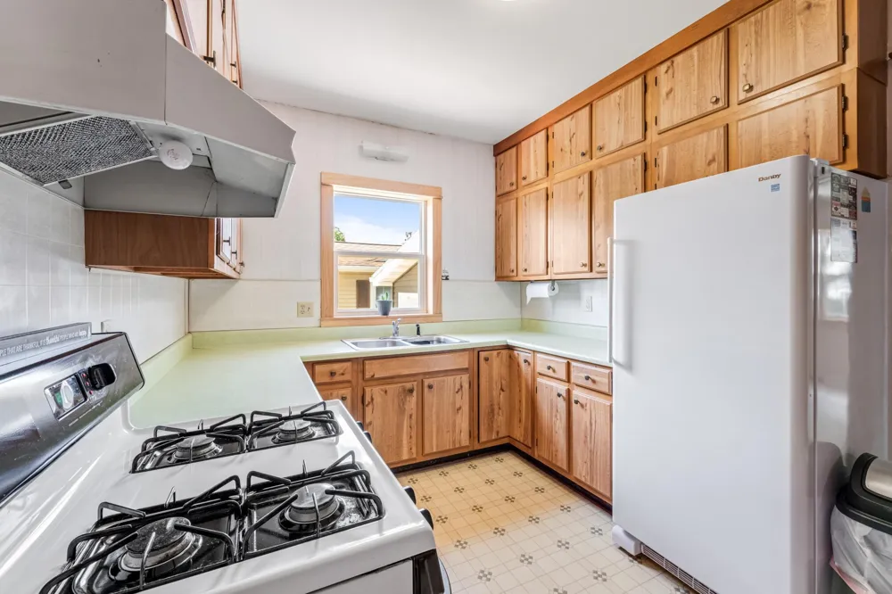 121 E Lincoln Street Caledonia, MN 55921