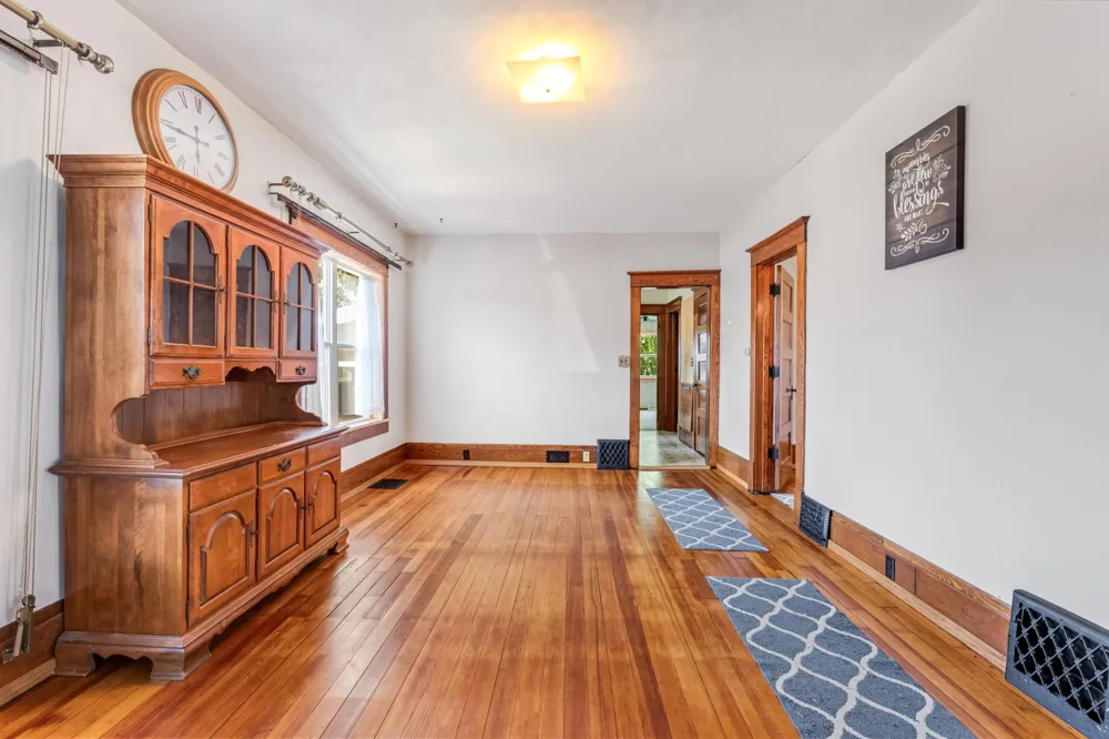121 E Lincoln Street Caledonia, MN 55921
