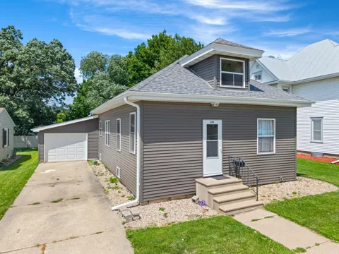 121 E Lincoln Street