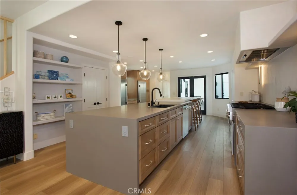 203 21st Huntington Beach, CA 92648