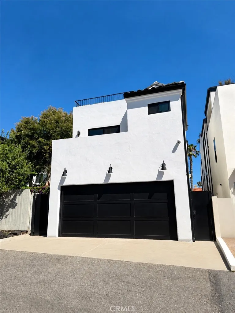 203 21st Huntington Beach, CA 92648