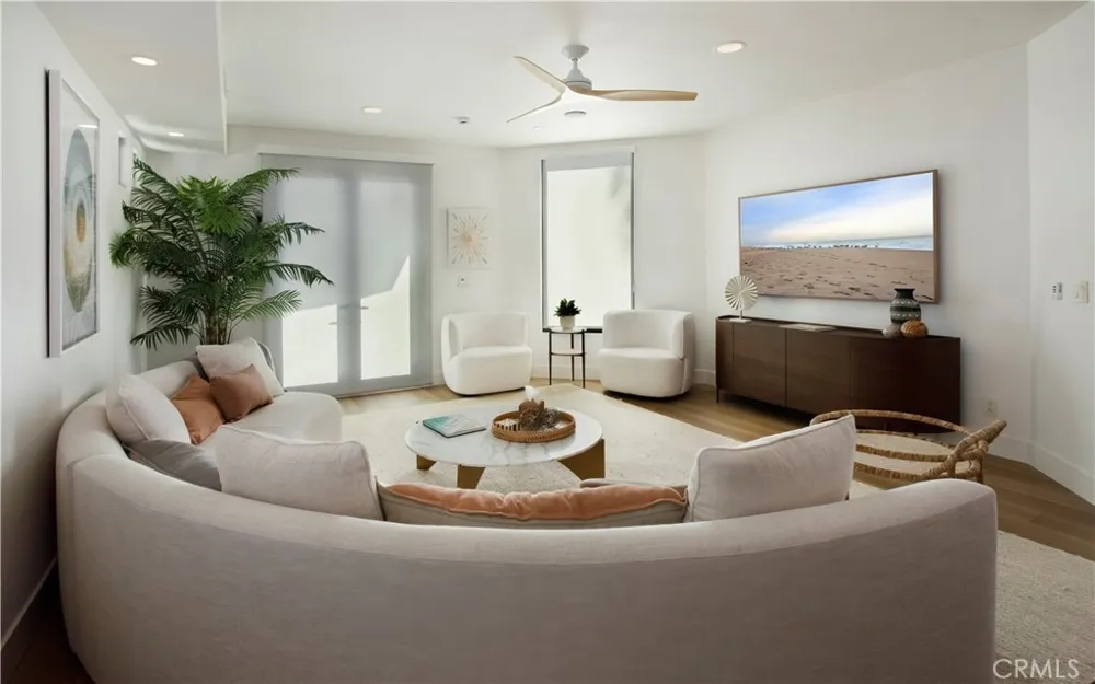 203 21st Huntington Beach, CA 92648