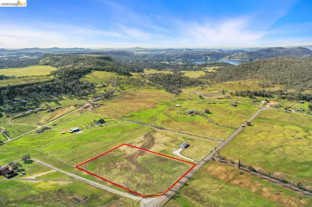 19144 Rawhide Road Jamestown, CA 95327