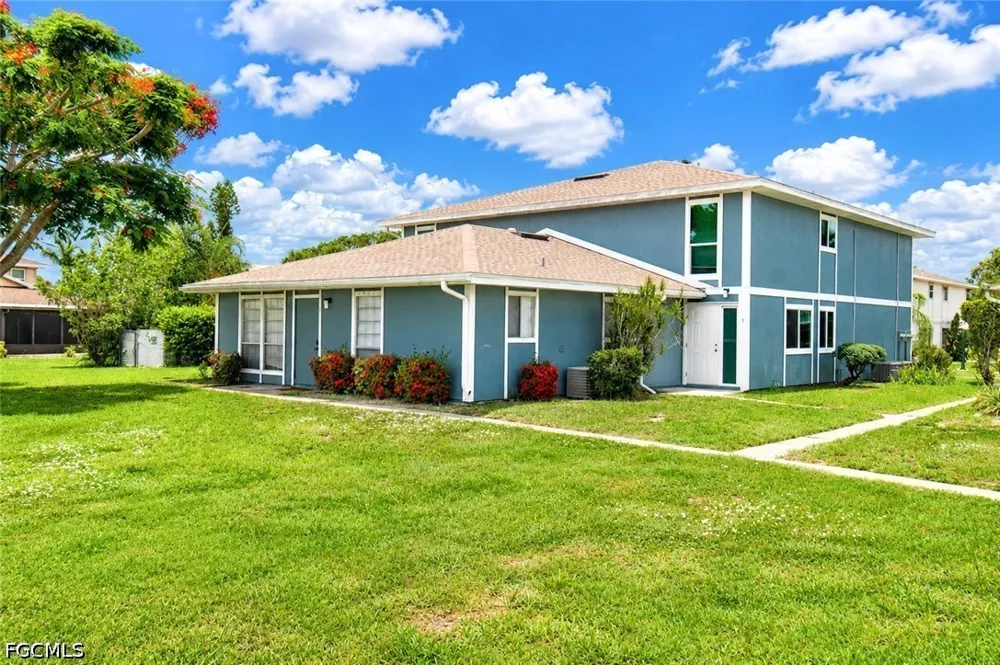 Queen Elizabeth Way #3 Fort Myers, FL 33907