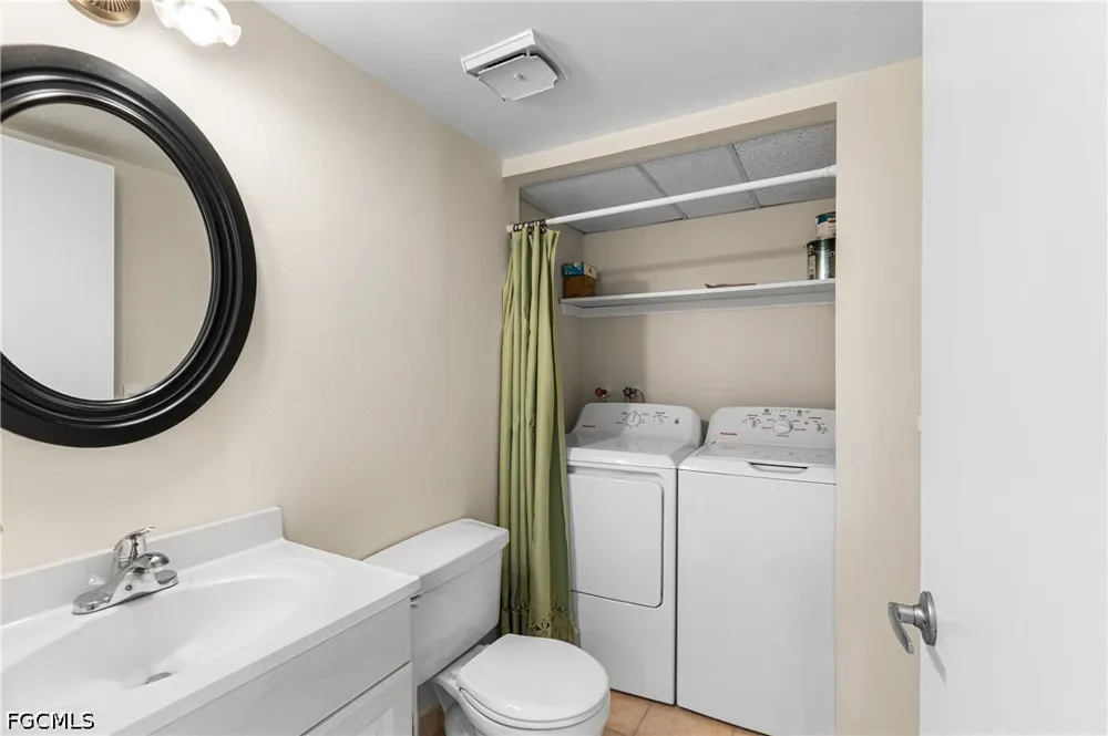 Queen Elizabeth Way #3 Fort Myers, FL 33907