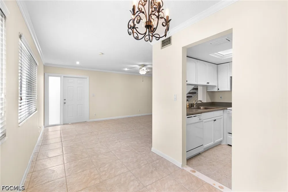 Queen Elizabeth Way #3 Fort Myers, FL 33907