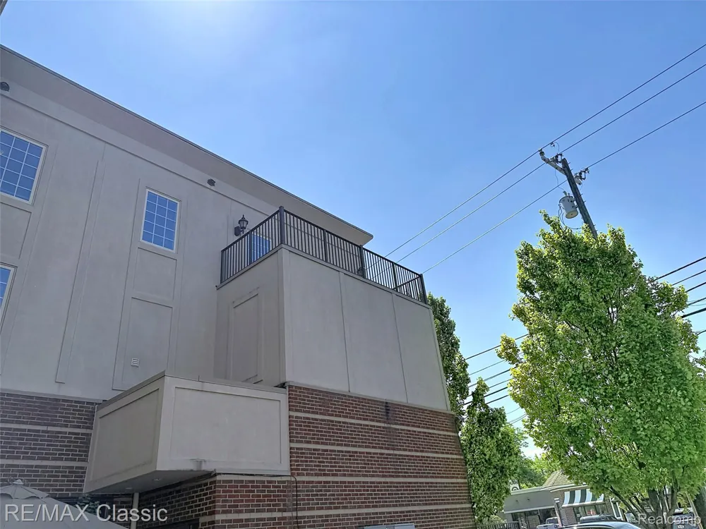 588 S Main Street Plymouth City, MI 48170